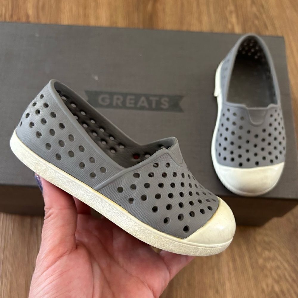 OLD NAVY gray flats slip on shoes kids 6 toddler
